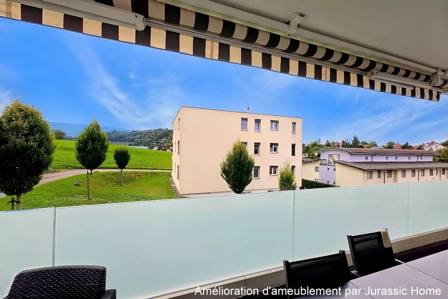 Appartement lumineux et époustouflant avec grande terrasse et vue magnifique sur la nature - Photo 4 sur 13