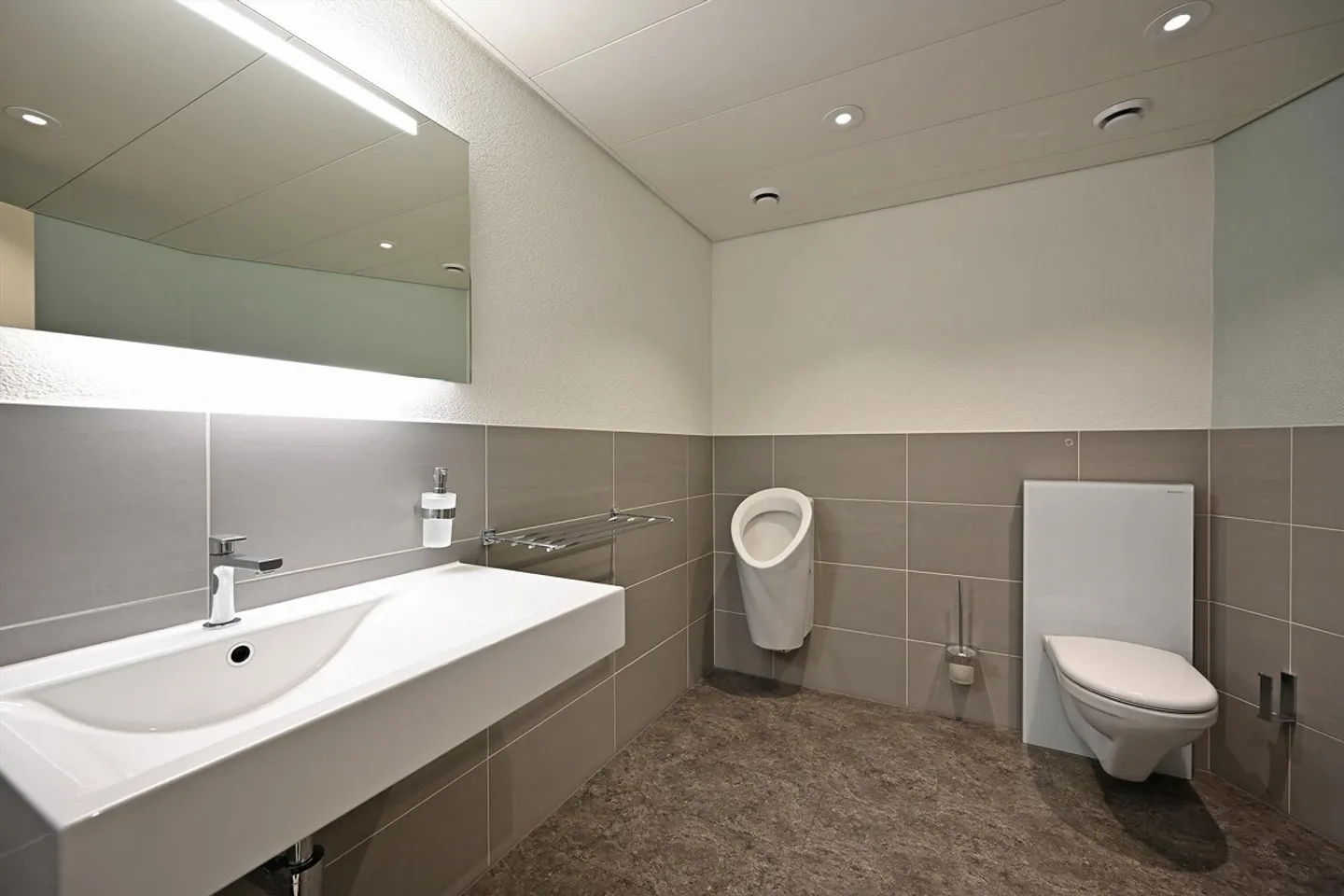 Bureau dans un emplacement central - Photo 4 sur 6