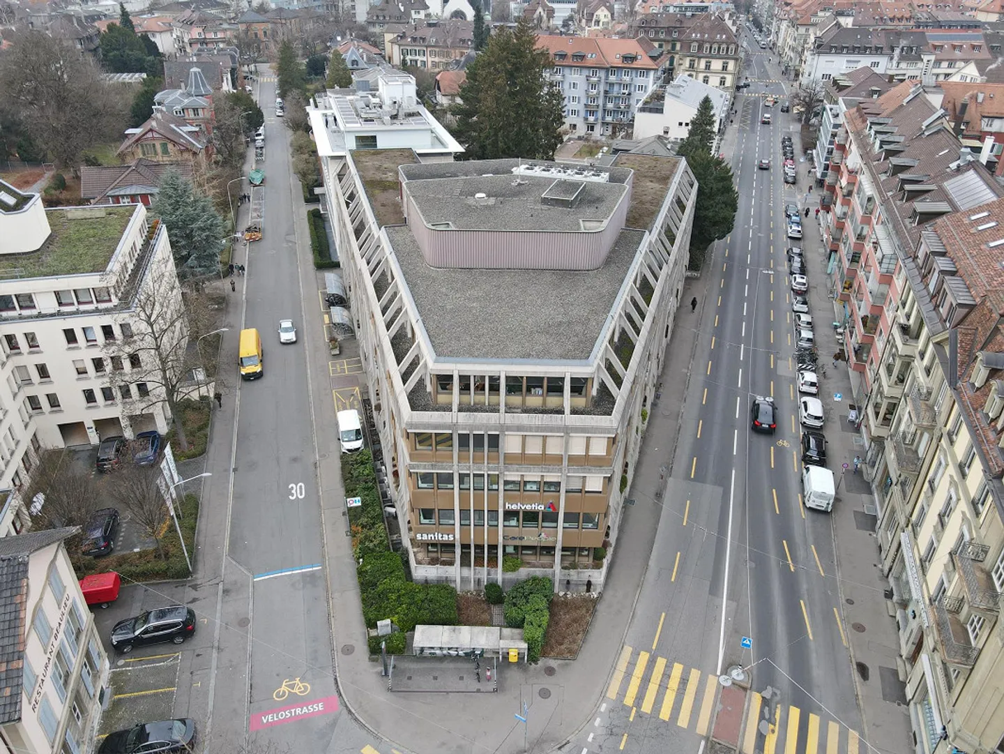 Bureau dans un emplacement central - Photo 2 sur 6