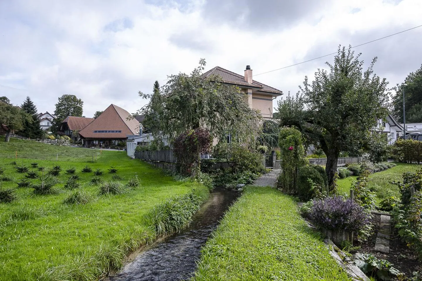 Villa in beautiful rural idyll in the Bernese Seeland - Photo 23 of 24