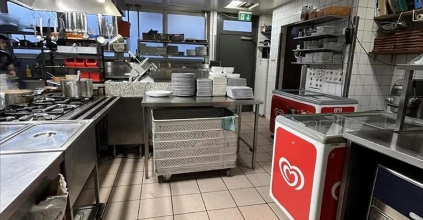 Spazio ufficio in affitto - Foto 8 di 10