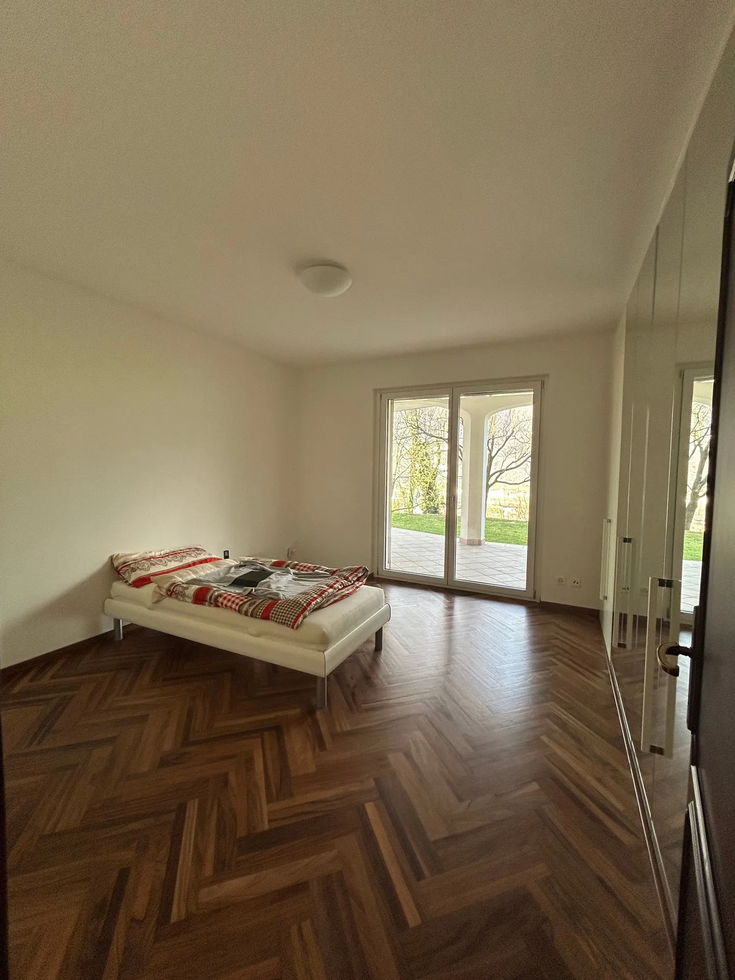 VEZIA - ZU VERKAUFEN VILLA MIMOSA MIT 5,5 ZIMMERN - 500m² - Foto 6 von 12