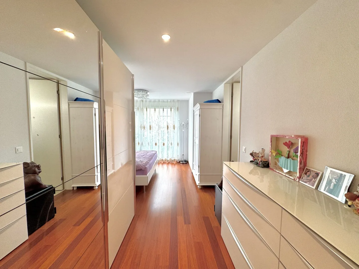 Appartamento esclusivo di 4,5 locali in una posizione privilegiata a Zurigo Höngg - Foto 8 di 14