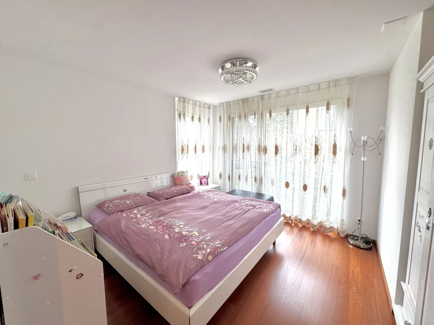 Appartamento esclusivo di 4,5 locali in una posizione privilegiata a Zurigo Höngg - Foto 9 di 14