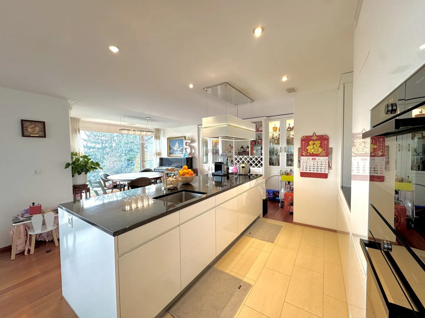 Appartamento esclusivo di 4,5 locali in una posizione privilegiata a Zurigo Höngg - Foto 6 di 14