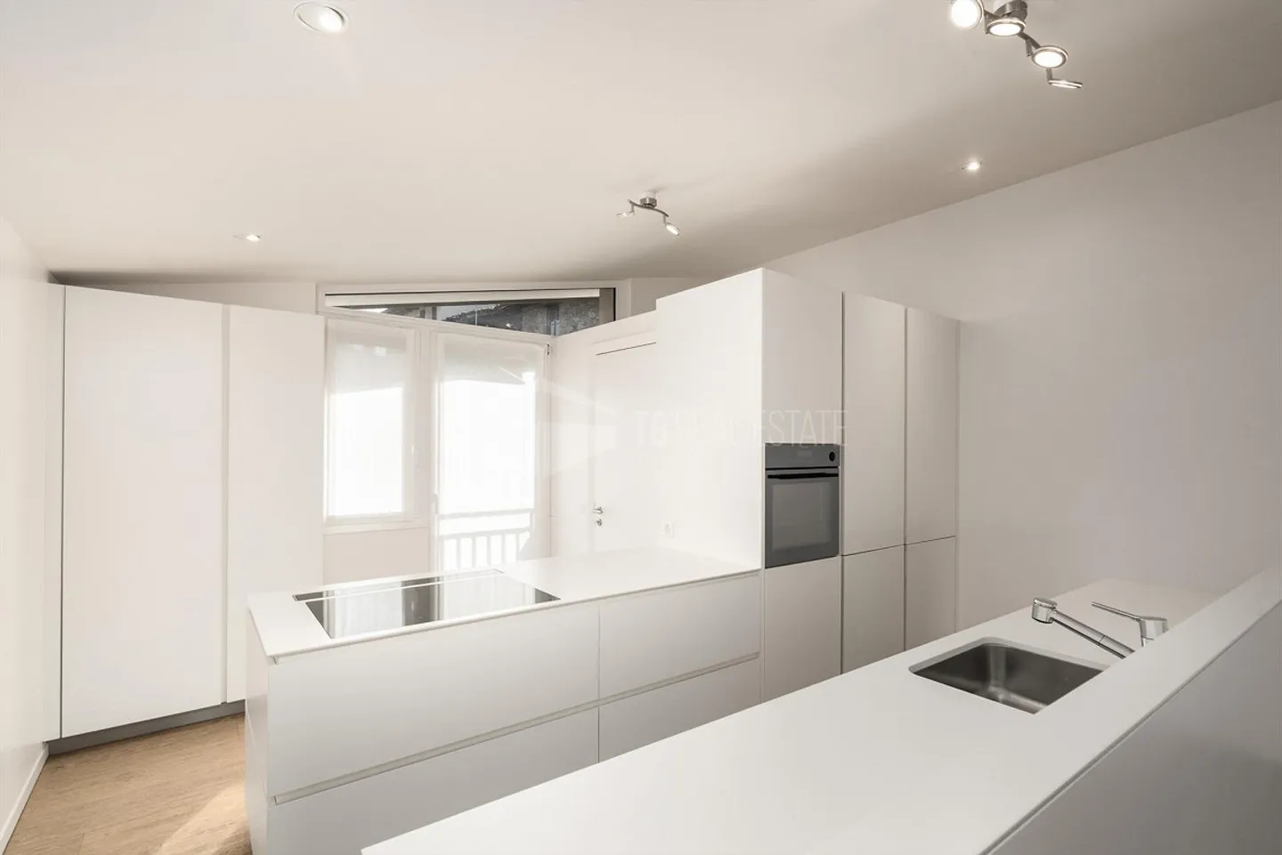 Duplex moderne avec 4 chambres et vue sur le lac - Photo 7 sur 13