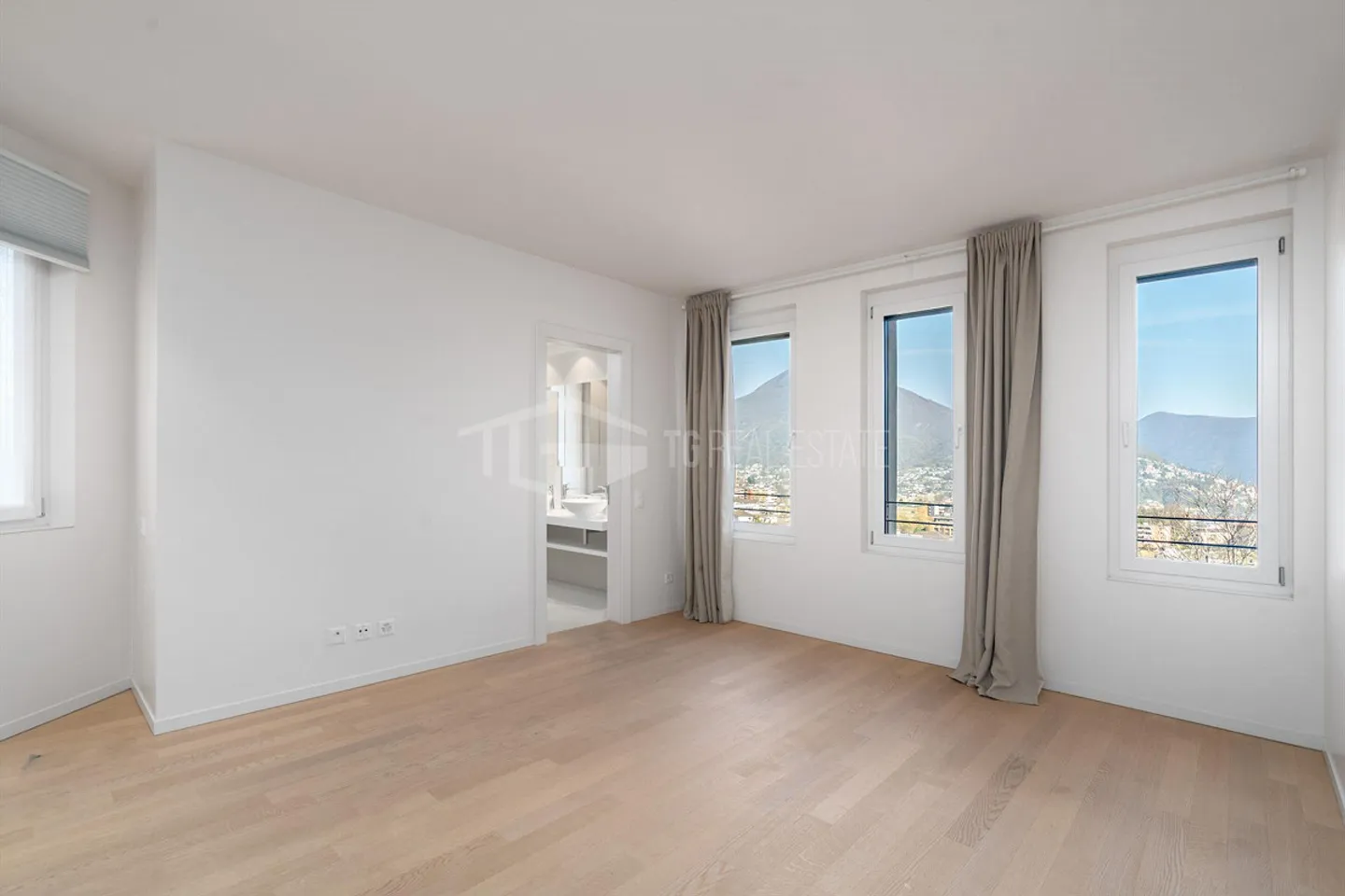 Duplex moderne avec 4 chambres et vue sur le lac - Photo 10 sur 13