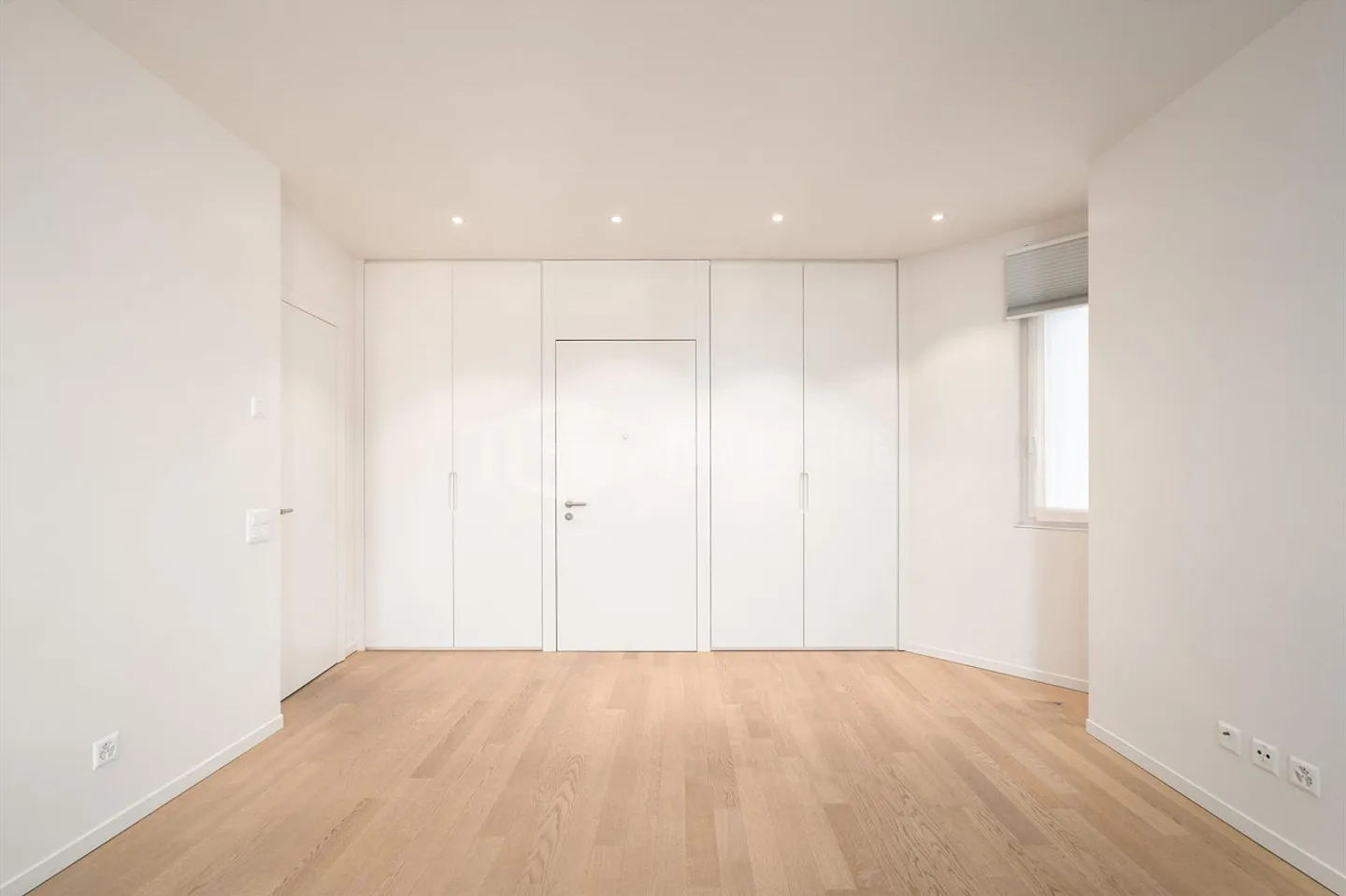 Duplex moderne avec 4 chambres et vue sur le lac - Photo 11 sur 13