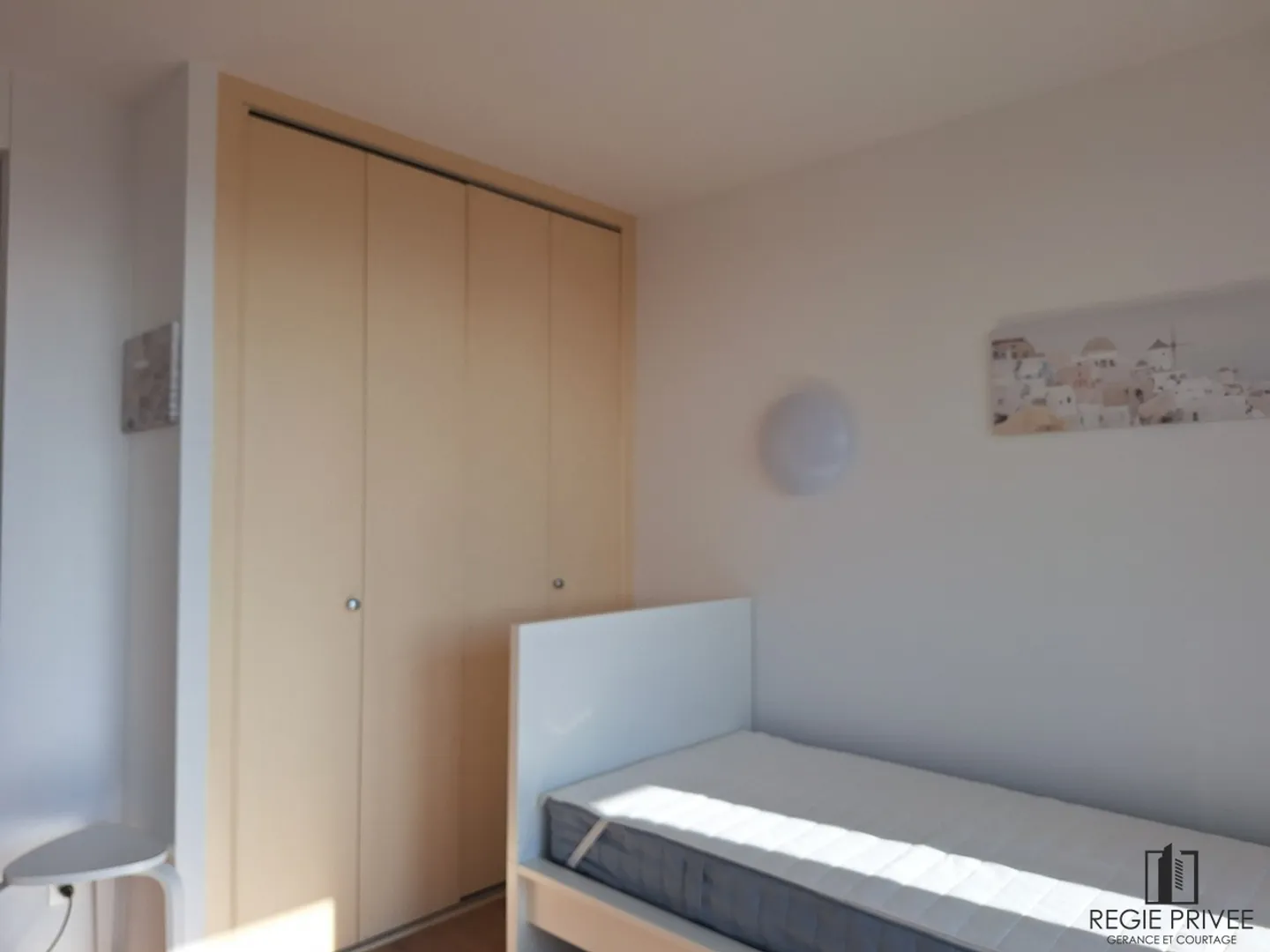 Bright furnished studio with balcony. Close to bus and lake - Photo 3 of 9