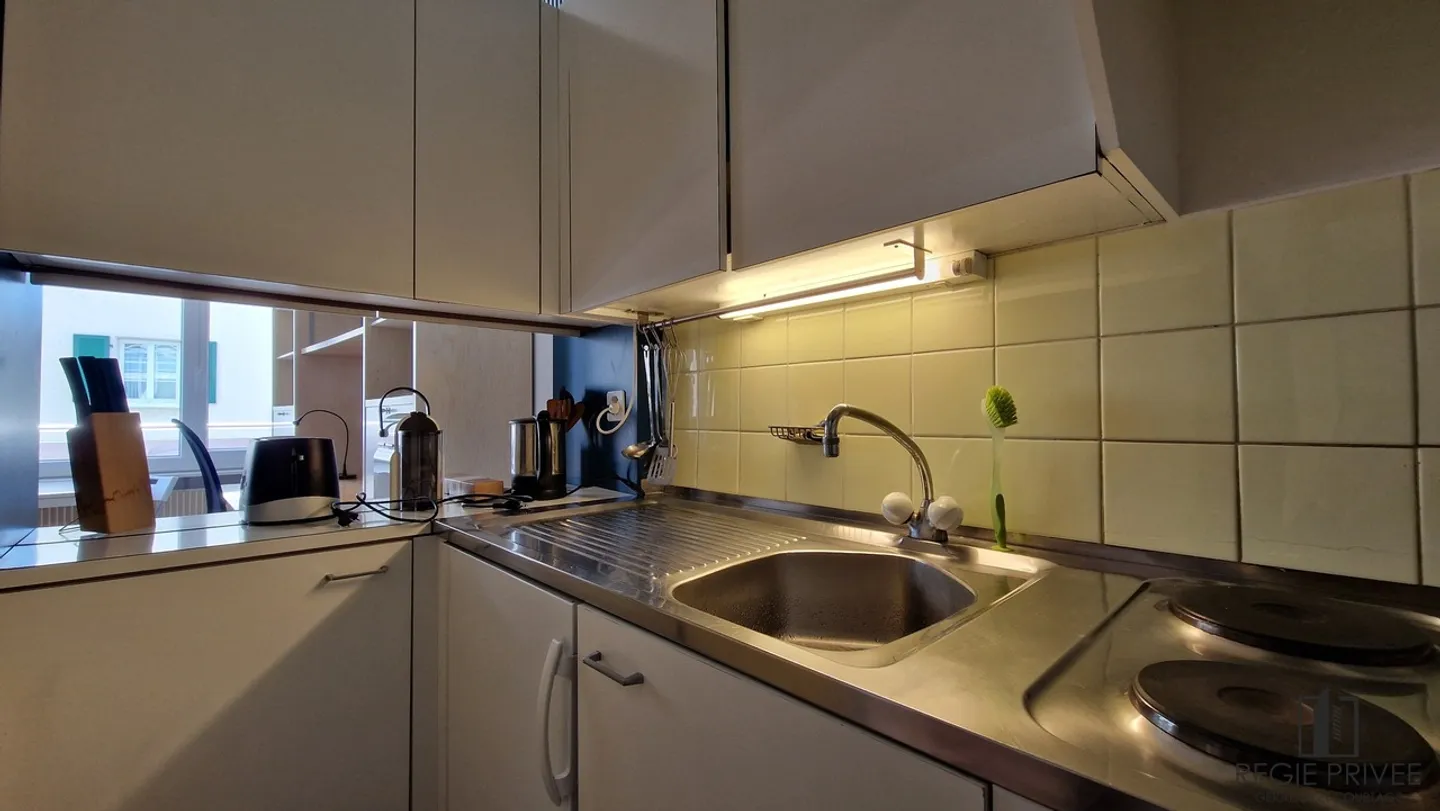 Bright furnished studio with balcony. Close to bus and lake - Photo 7 of 9