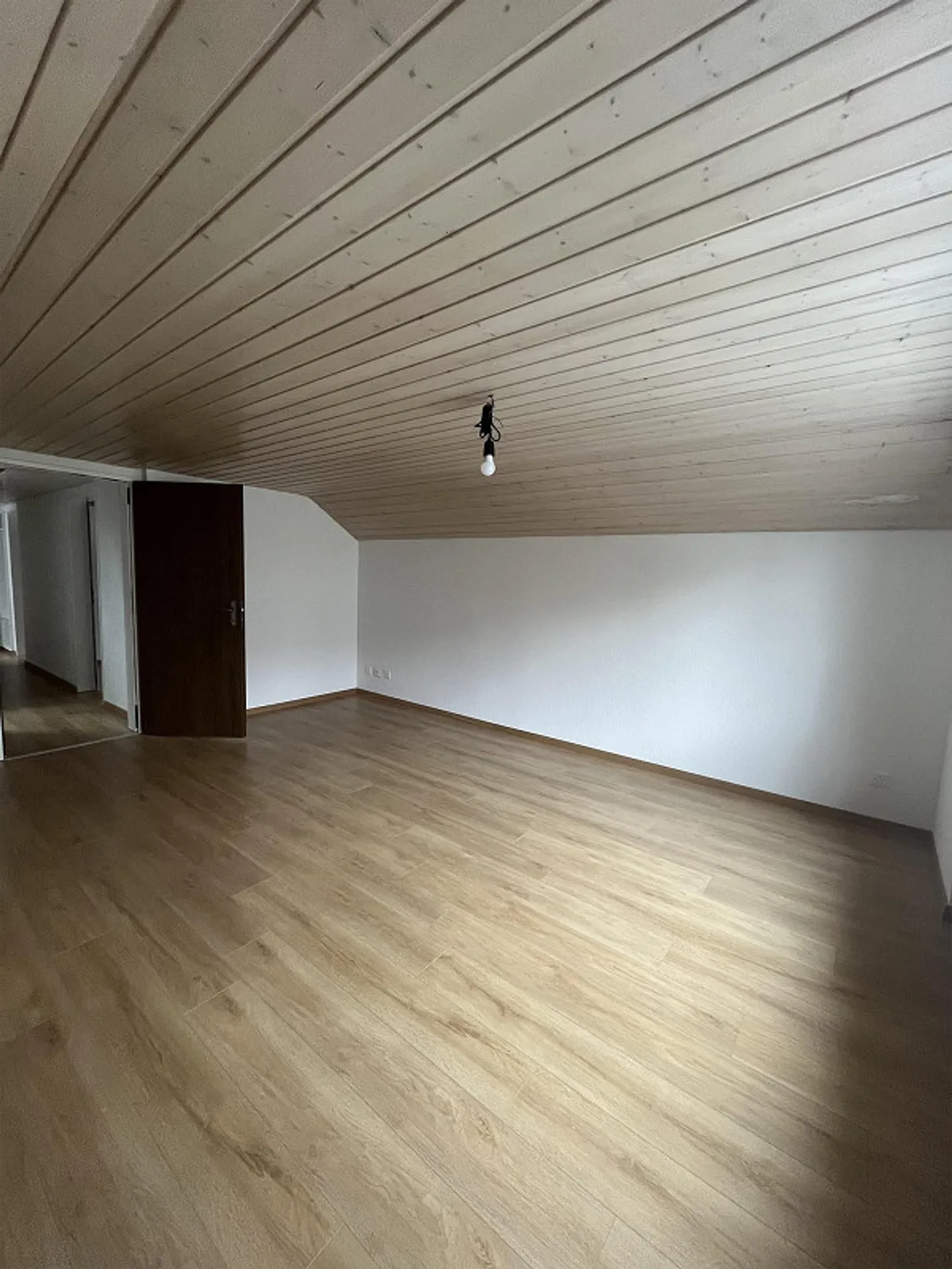 Appartamento mansardato di 3,5 stanze alla periferia di San Gallo - Foto 1 di 8
