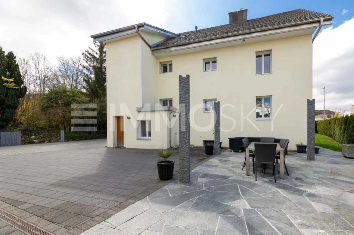 BONHEUR FAMILIAL, INVESTISSEMENT OU RÊVE MULTI-GÉNÉRATIONNEL - Photo 1 sur 7