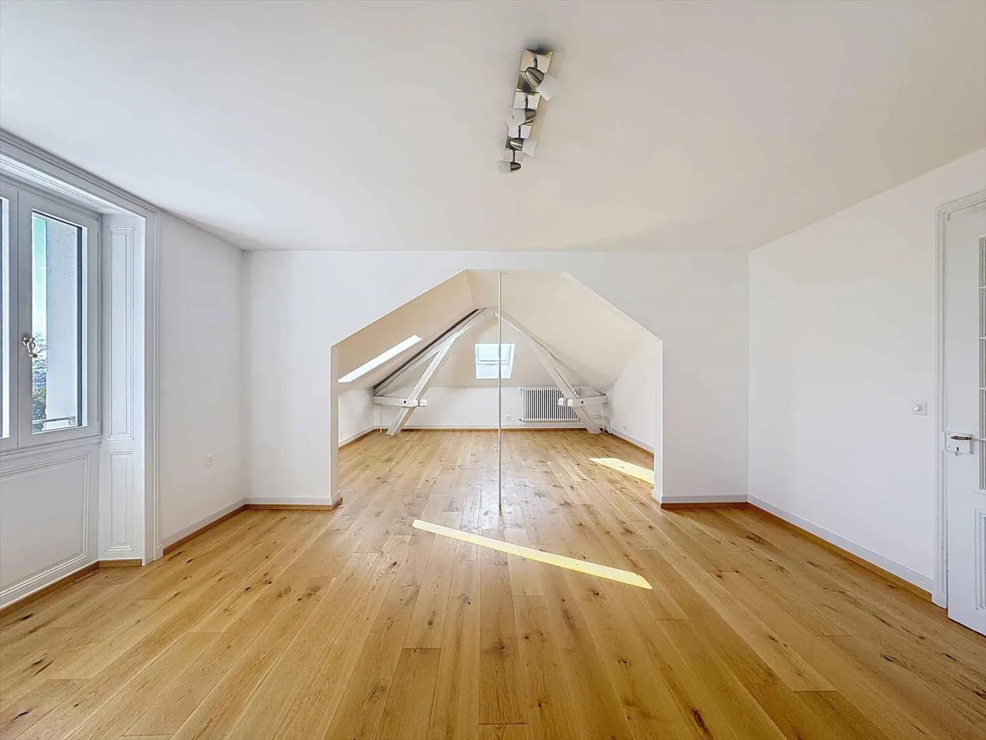 Bell'appartamento di 3,5 locali con 130 m2 di superficie abitabile - Ultimo piano - Foto 2 di 13