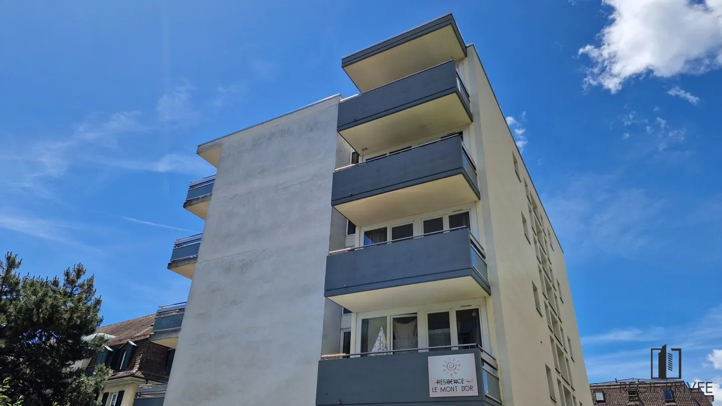 Bright furnished studio with balcony. Close to bus and lake - Photo 9 of 9