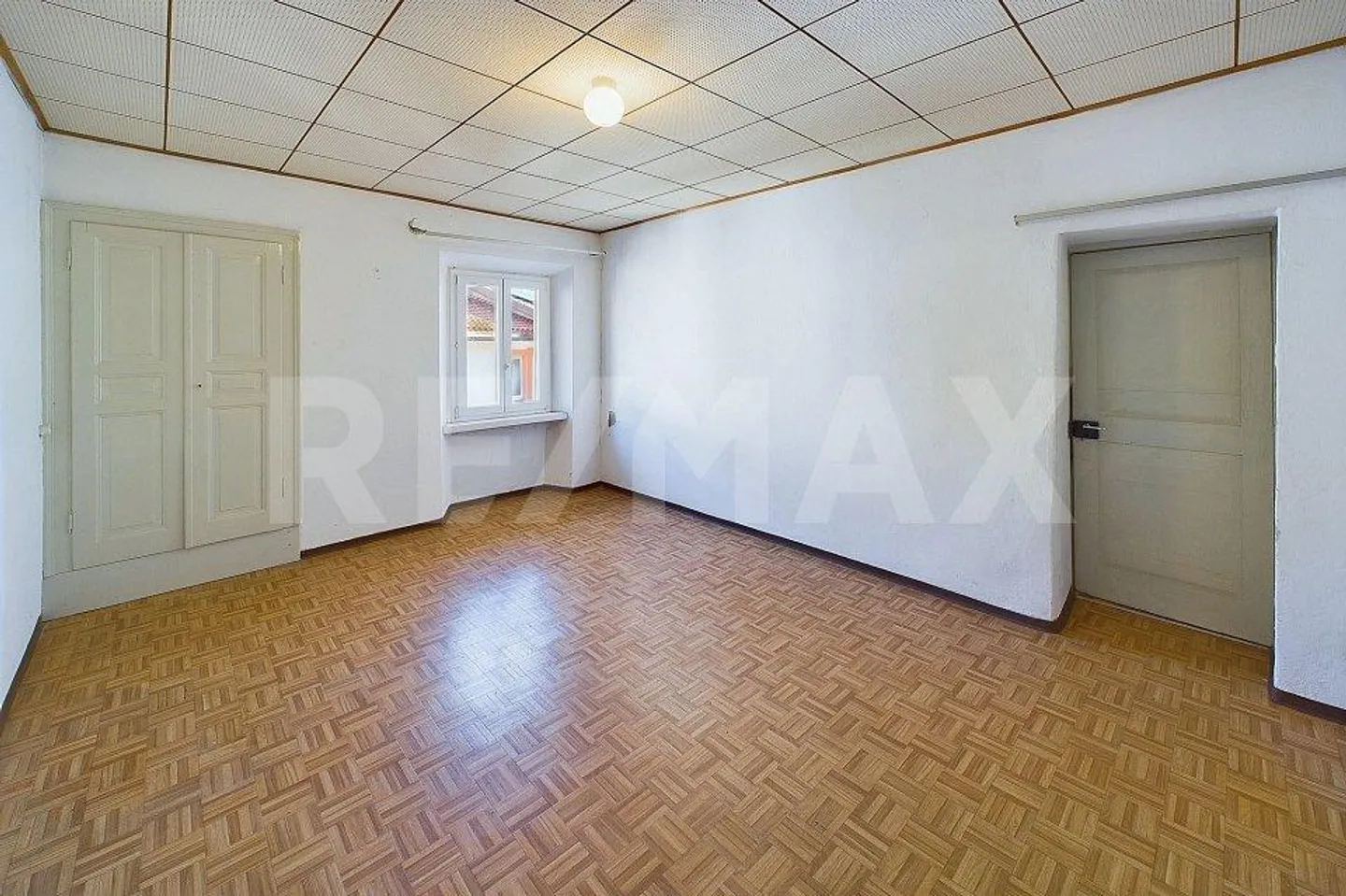 Opportunità immobiliare - Casa di villaggio di 6 ½ stanze da ristrutturare - Foto 9 di 13