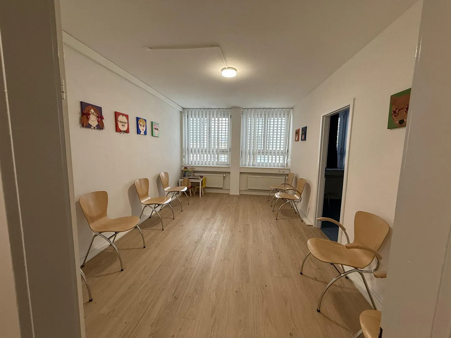 Bureau spacieux dans un emplacement central à Schaffhouse - Photo 2 sur 12