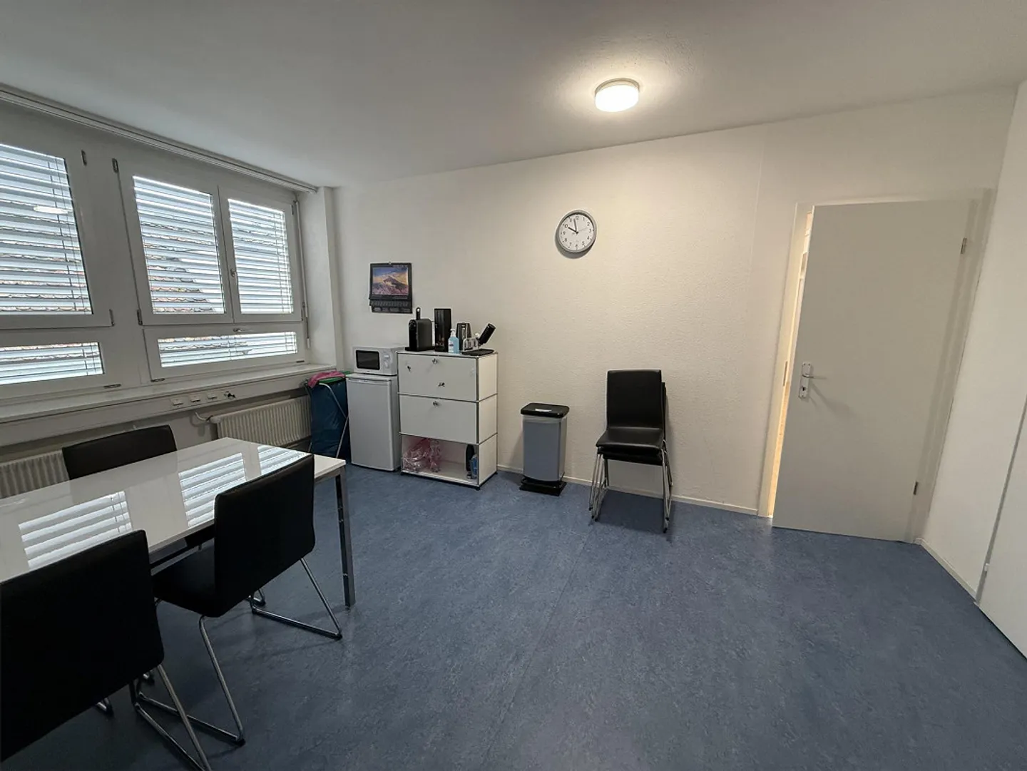 Bureau spacieux dans un emplacement central à Schaffhouse - Photo 6 sur 12