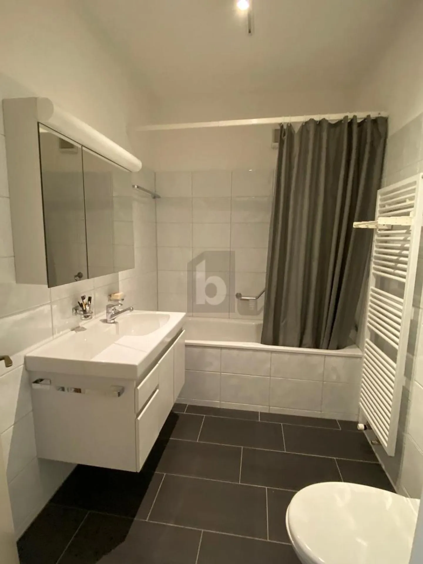 MÖBLIERT AM SEE MIT PRIVATEM BADEPLATZ - Foto 5 von 6