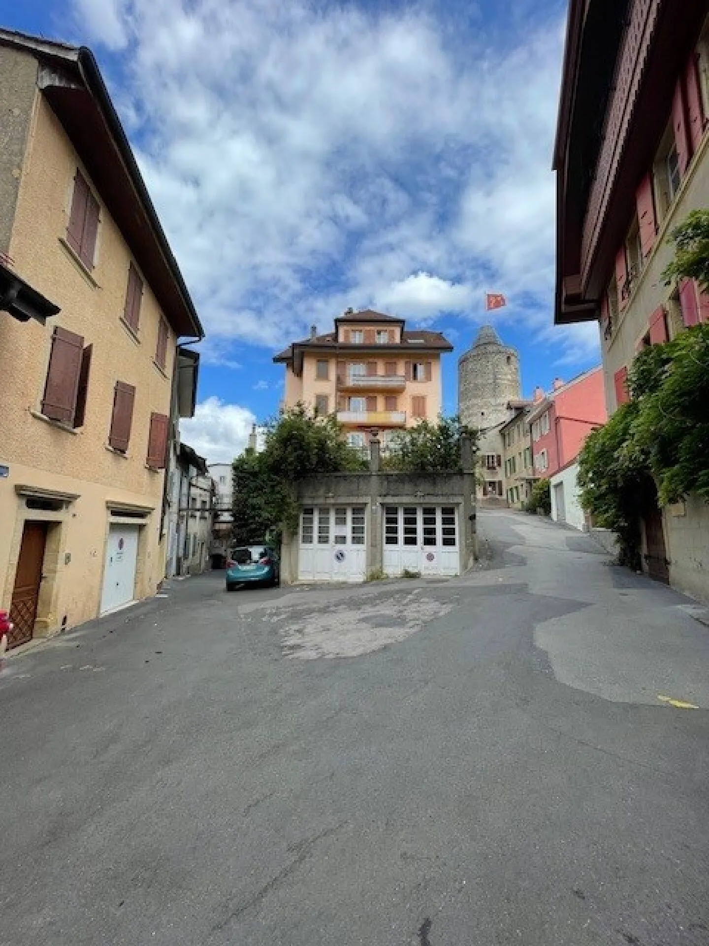 Charming apartment in the heart of the old town of Orbe! - Photo 2 of 6