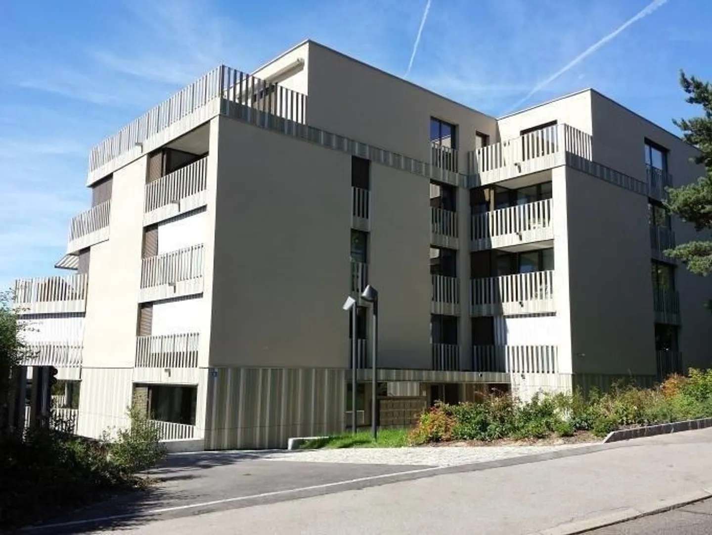 Place de parking souterrain dans un immeuble collectif pour 215 CHF - Photo 1 sur 1