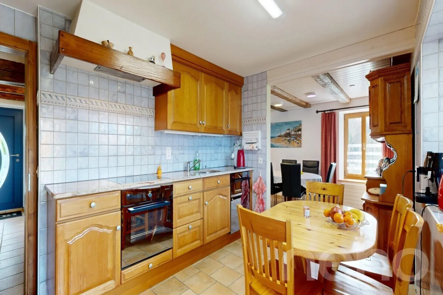 Charming Villa with Workshop - Photo 7 of 12