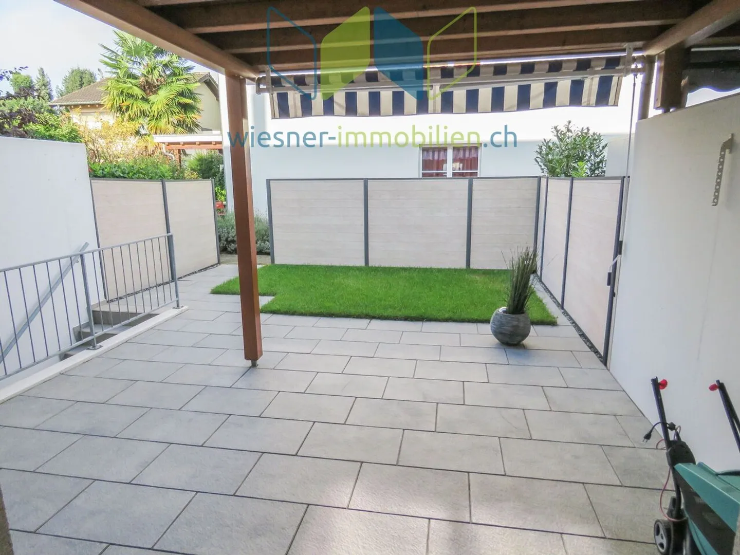 Maison de ville en excellent état - Photo 2 sur 13