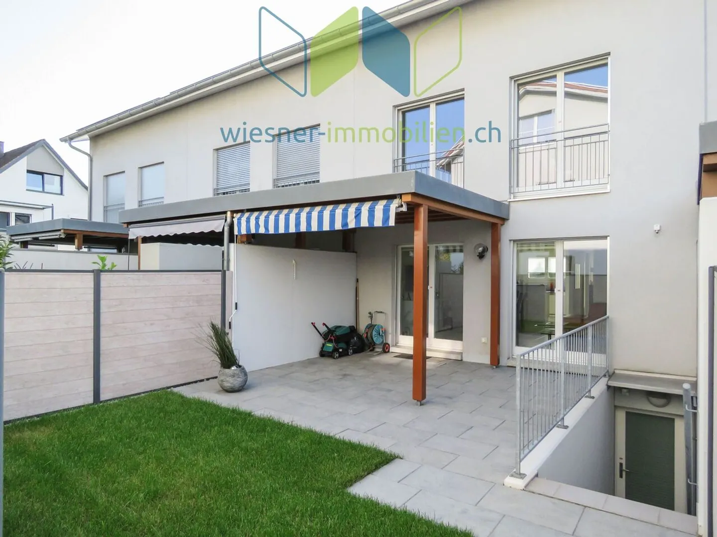 Maison de ville en excellent état - Photo 3 sur 13