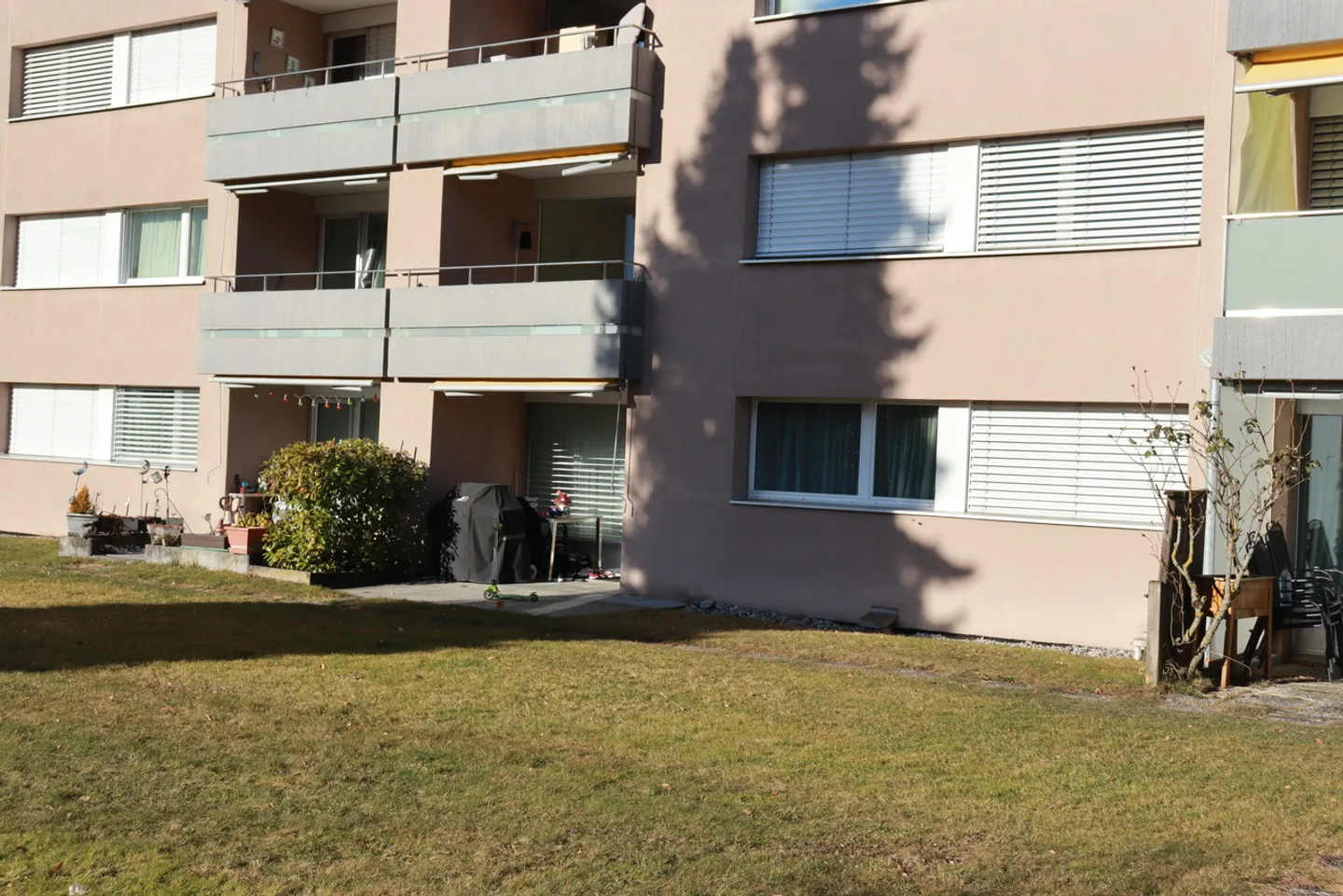Appartement Charmant avec Terrasse - Photo 10 sur 12