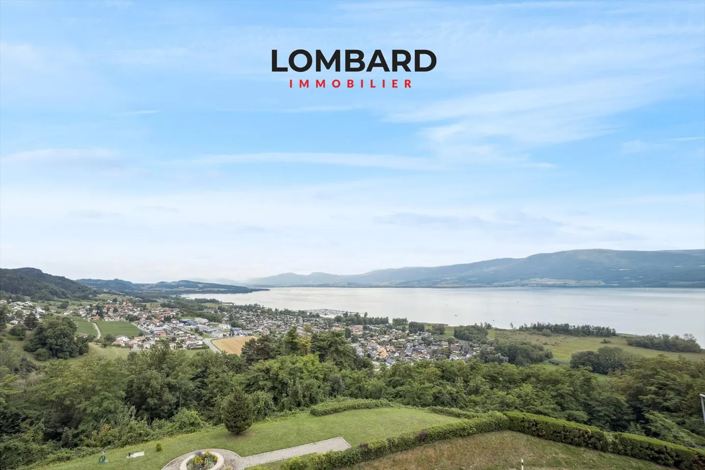 Magnificent 2.5-room apartment with panoramic lake view - Photo 6 of 7