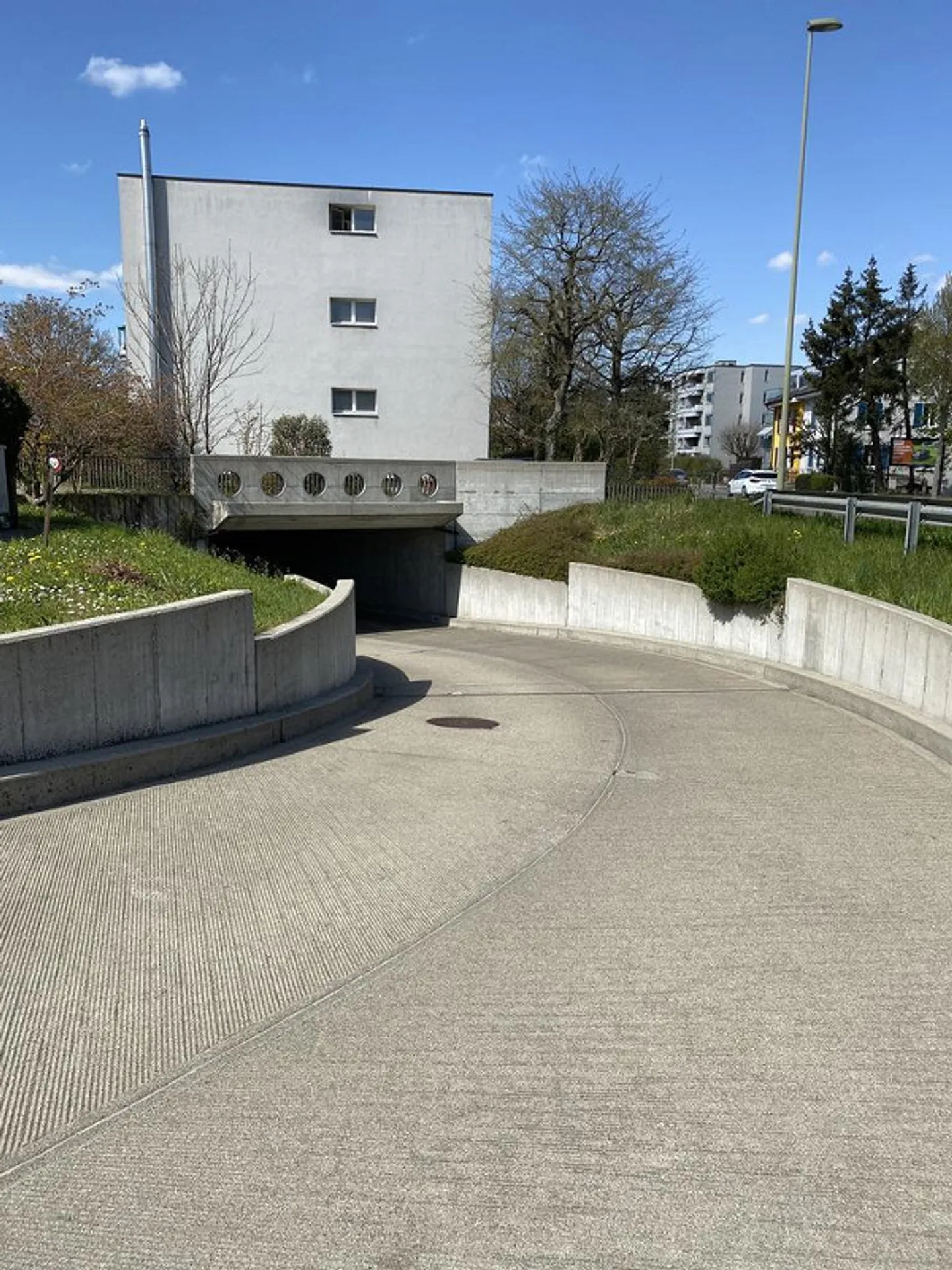 Parkplatz in Muttenz - Foto 1 von 1