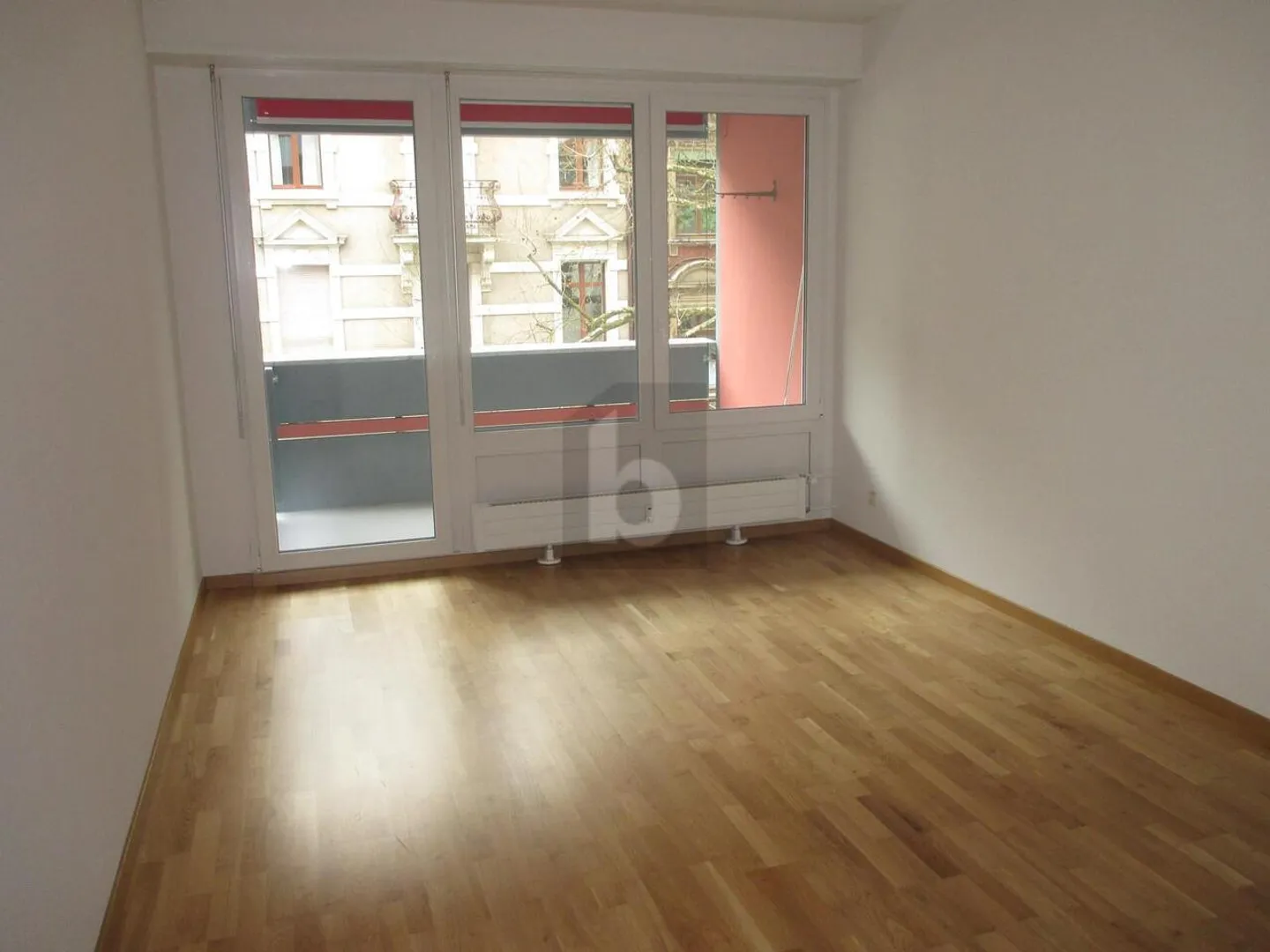 ZENTRAL, RUHIG UND MODERN - Foto 1 von 5