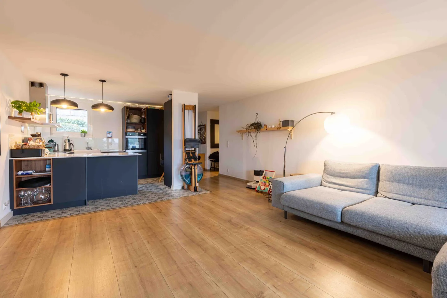 Charming 3.5 Room Apartment - Photo 2 of 12