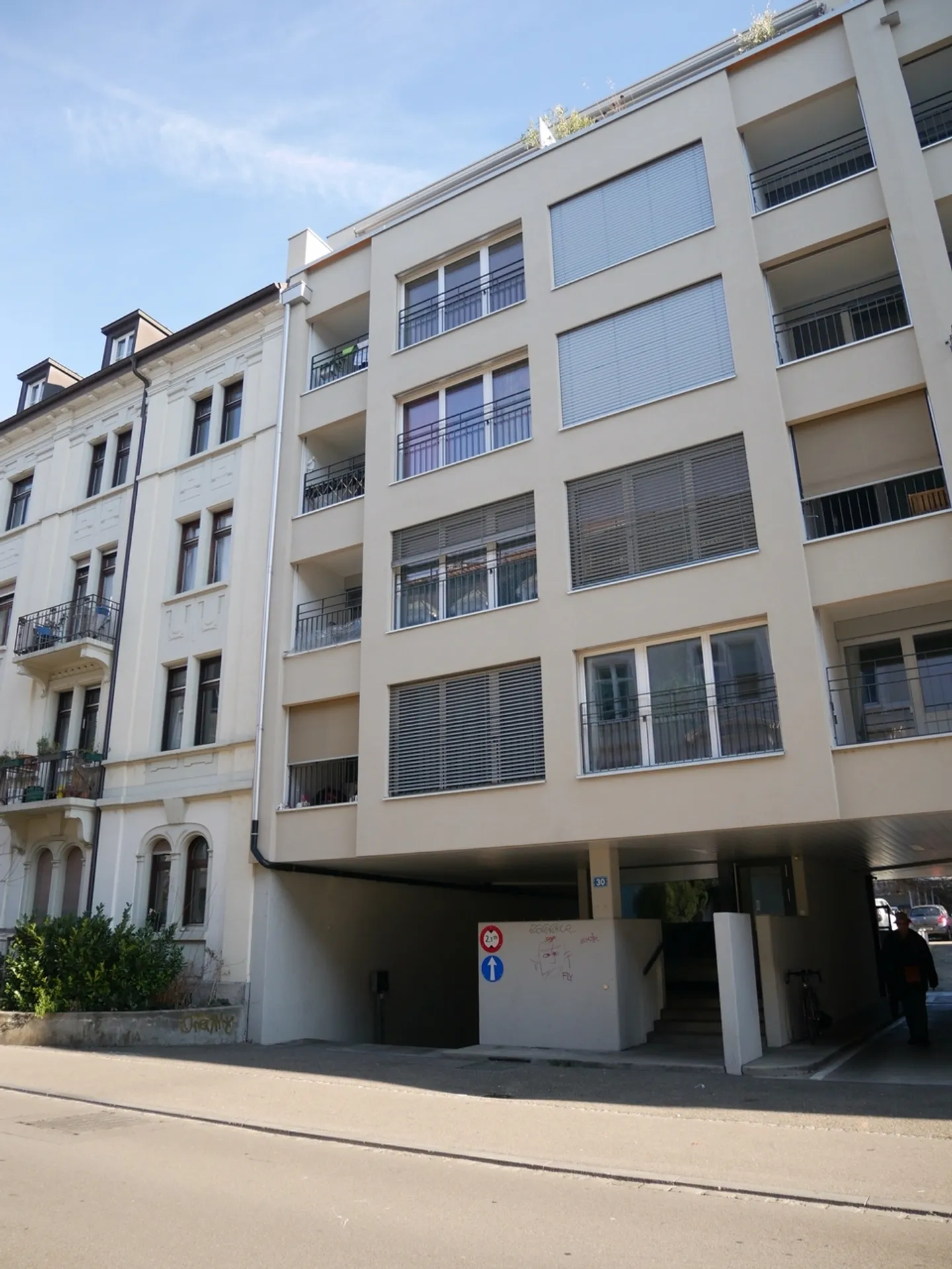 Place de parking à louer ! - Photo 2 sur 2