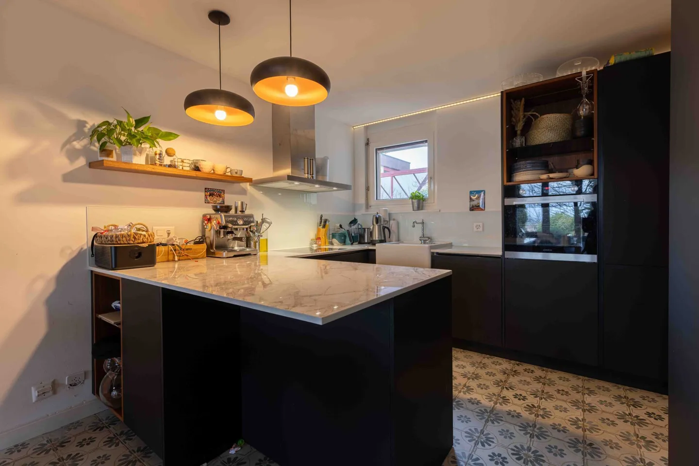 Charming 3.5 Room Apartment - Photo 4 of 12