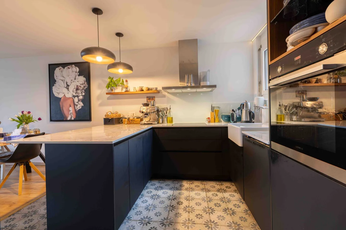 Charming 3.5 Room Apartment - Photo 5 of 12