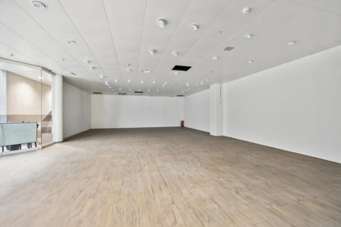 Shop for rent - Photo 5 of 12
