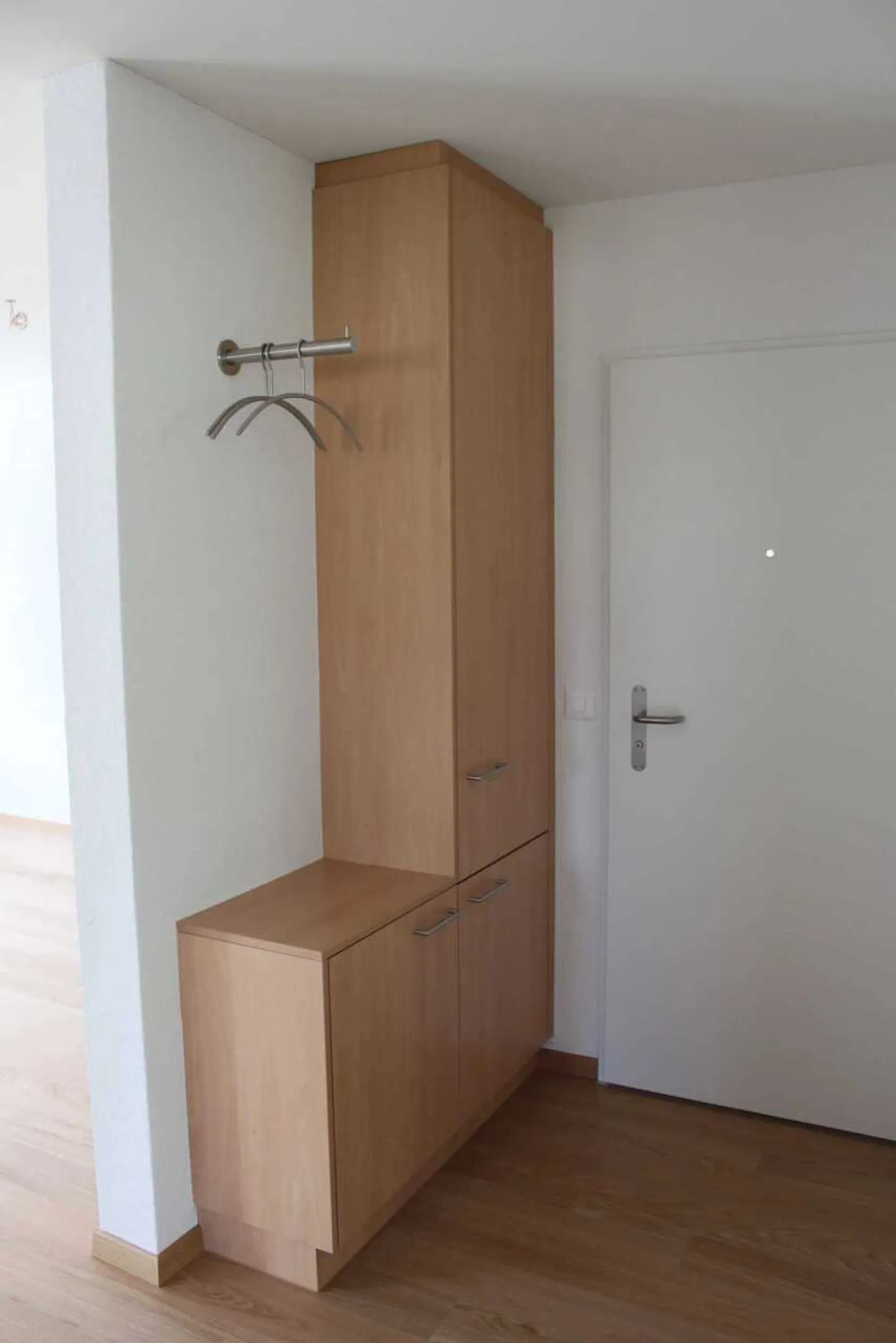 Appartamento luminoso di 3,5 stanze con vista e balcone - Foto 4 di 6