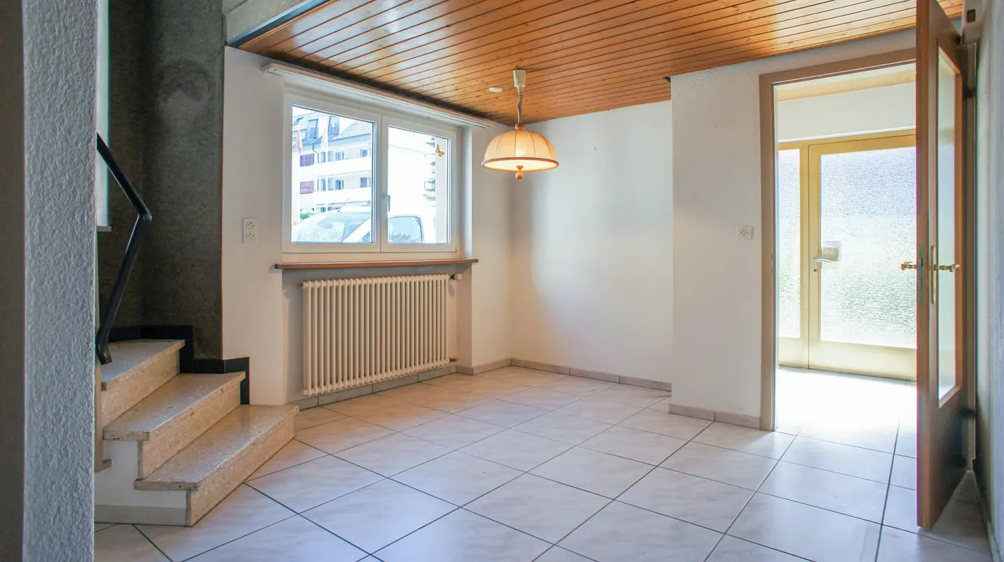 Grosszügiges Einfamilienhaus mit Pool - Foto 8 von 21