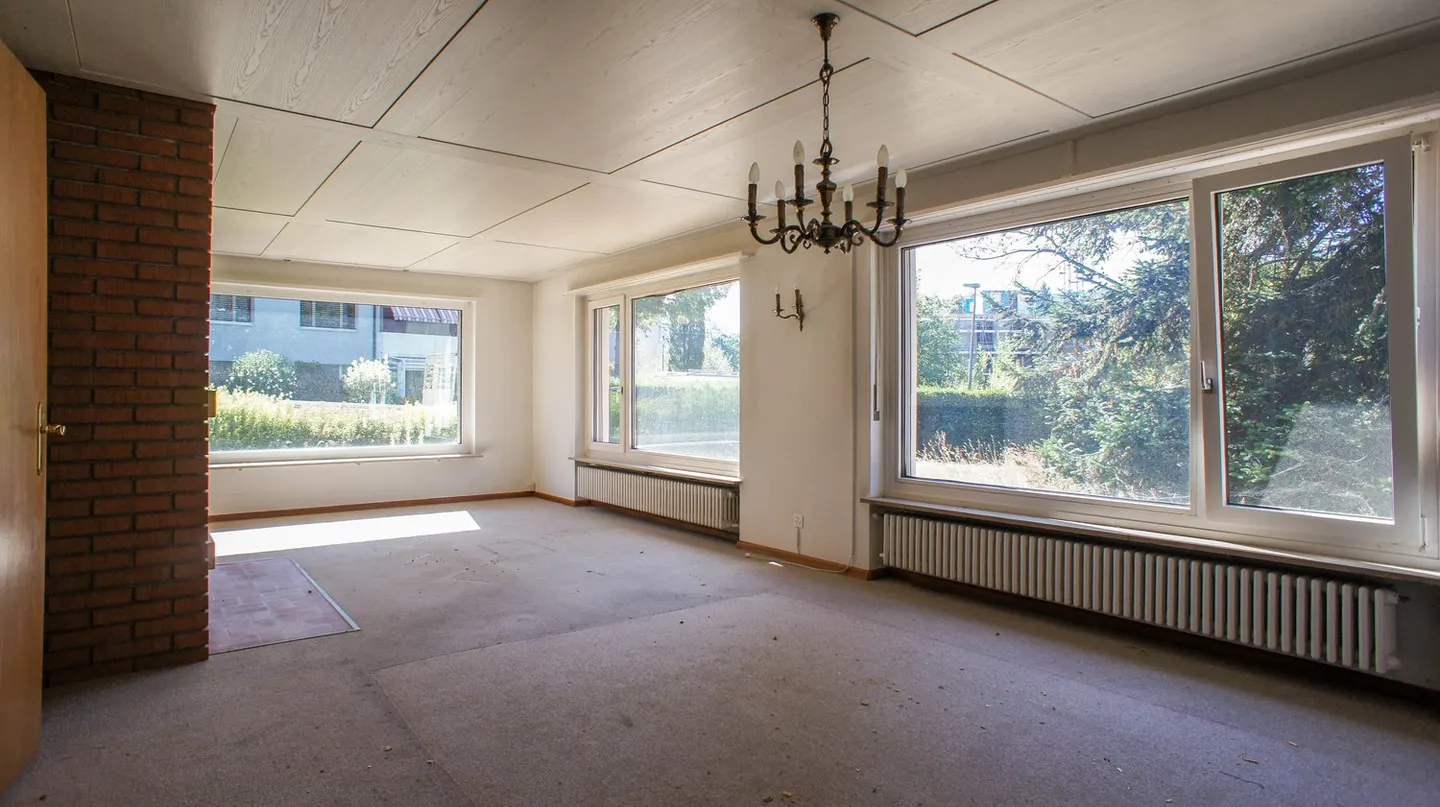 Grosszügiges Einfamilienhaus mit Pool - Foto 13 von 21