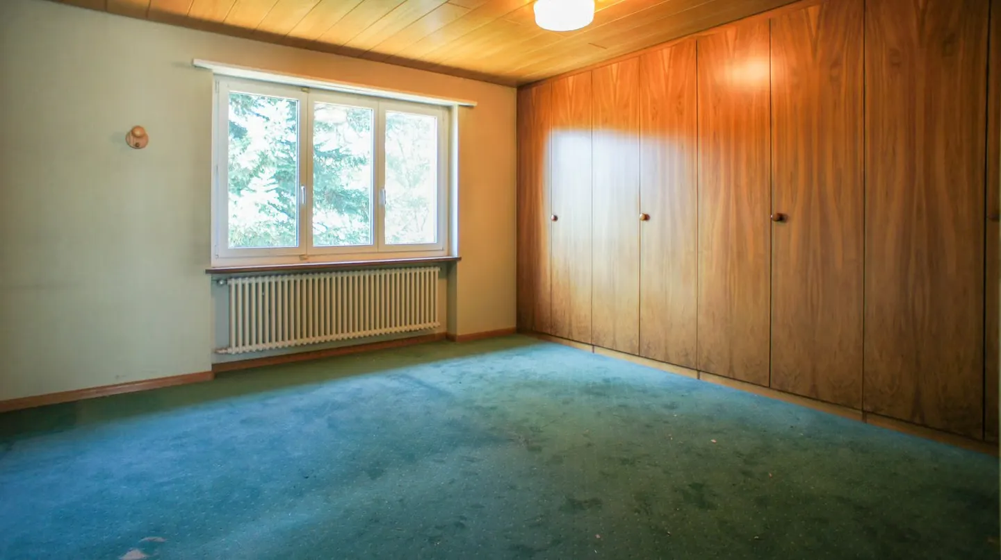 Grosszügiges Einfamilienhaus mit Pool - Foto 16 von 21