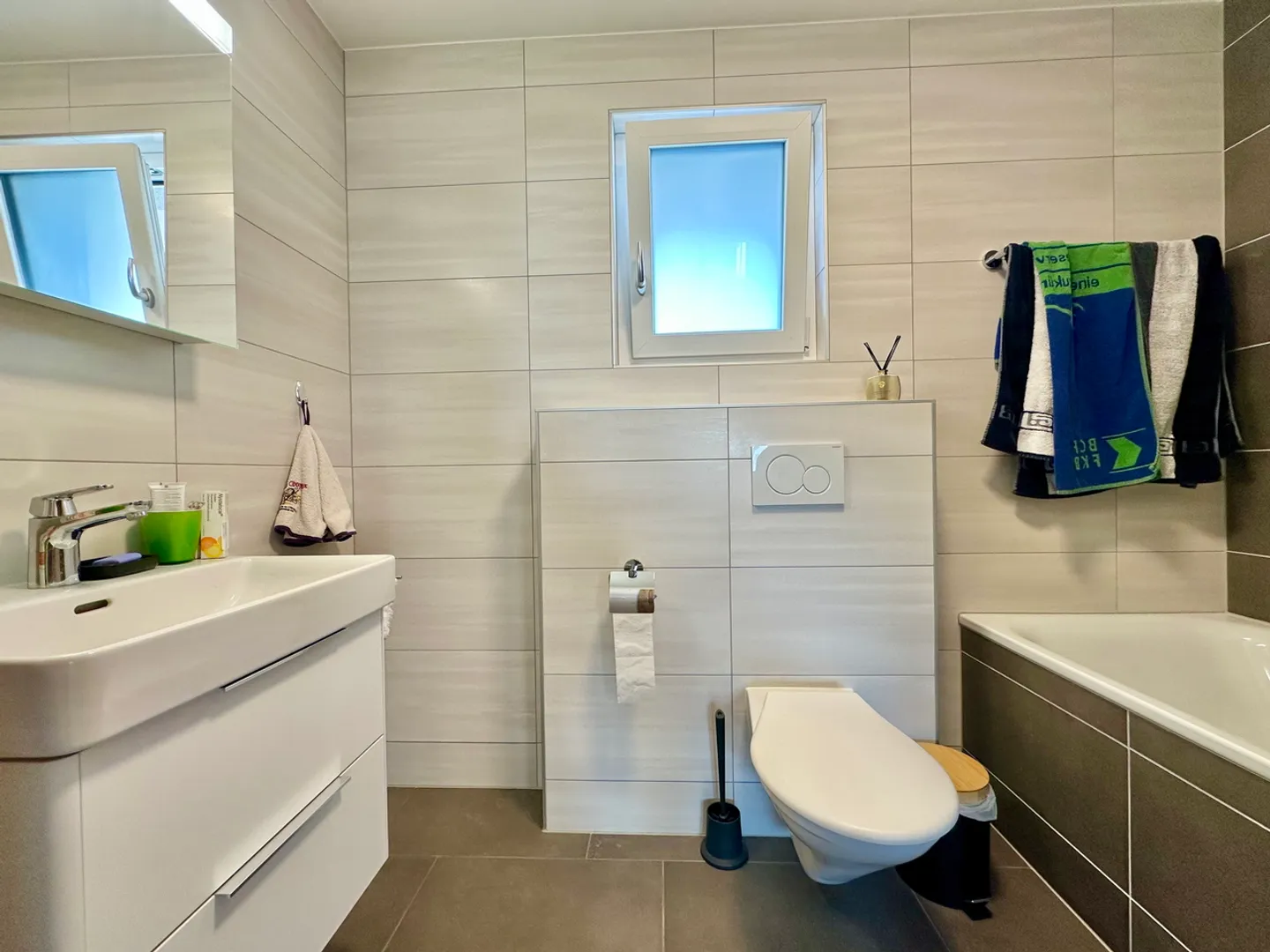 Wohnung mit 3.5 Zimmern im 1. Stock - 95 m2 - Foto 6 von 9