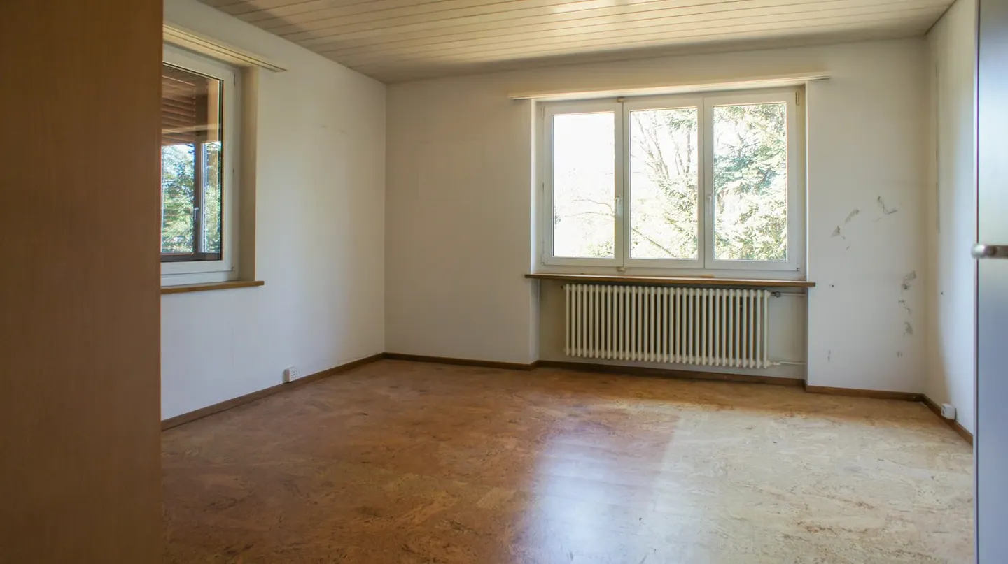 Grosszügiges Einfamilienhaus mit Pool - Foto 17 von 21