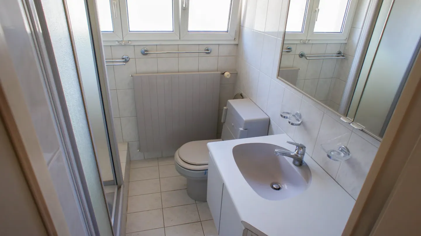 Grosszügiges Einfamilienhaus mit Pool - Foto 18 von 21