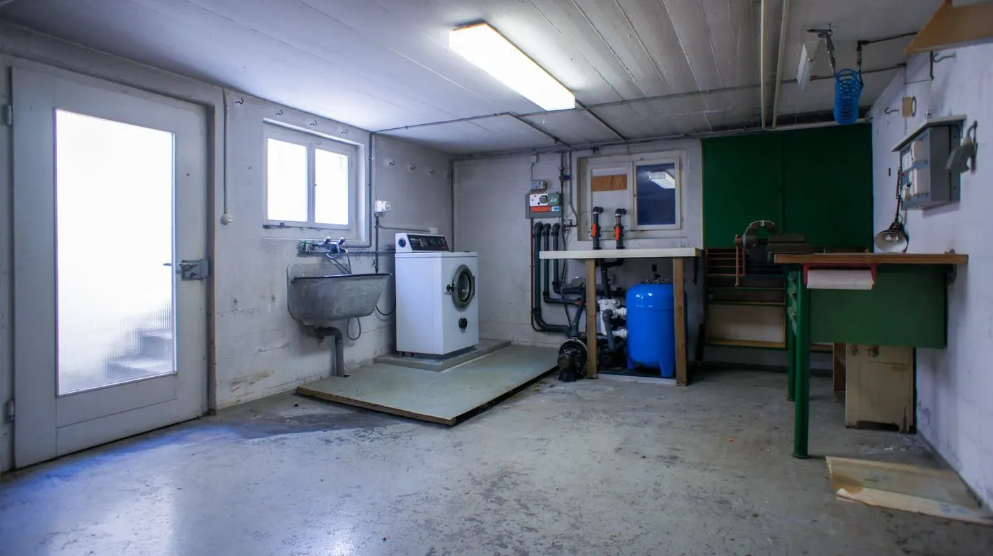 Grosszügiges Einfamilienhaus mit Pool - Foto 20 von 21