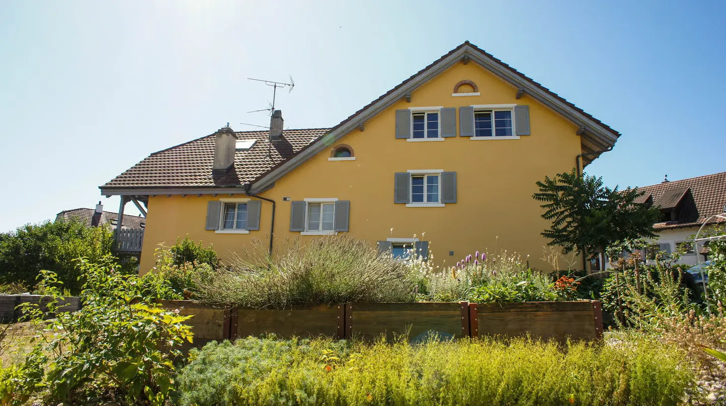Vielseitiges Mehrfamilienhaus - Foto 3 von 17