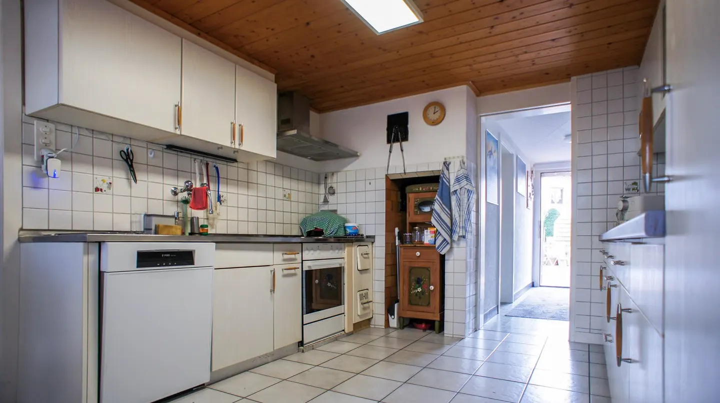 Vielseitiges Mehrfamilienhaus - Foto 6 von 17