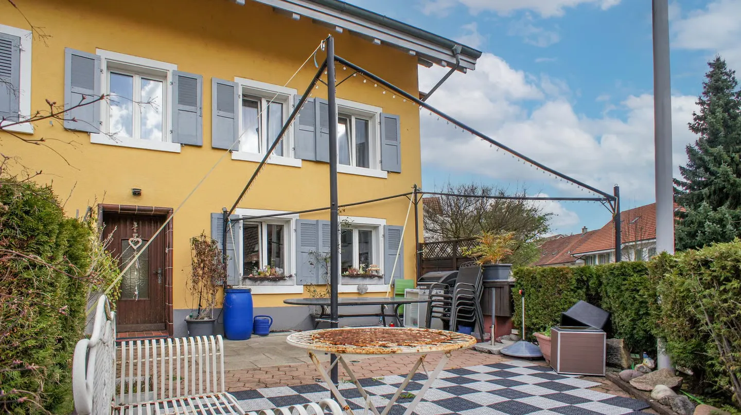 Vielseitiges Mehrfamilienhaus - Foto 8 von 17
