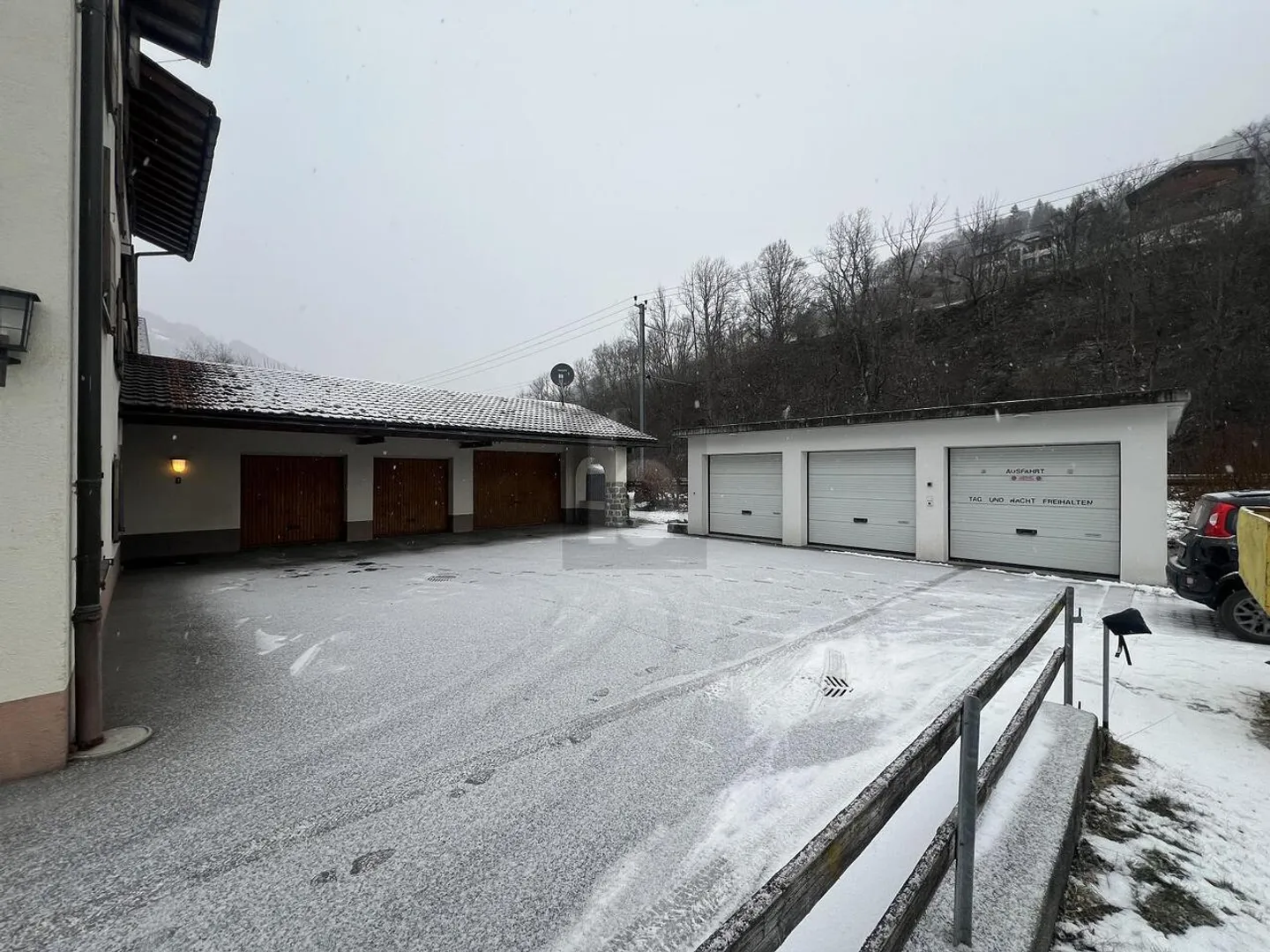 ENTWICKLUNGSPOTENZIAL AN ZENTRALER LAGE - Foto 2 von 5