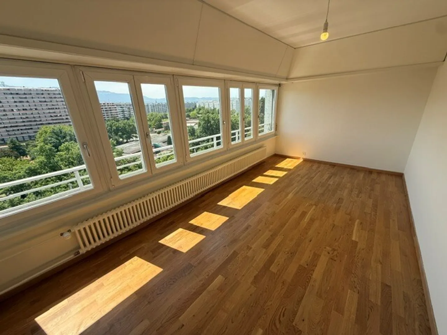 Duplex apartment with 4 rooms in Onex - Photo 6 of 7