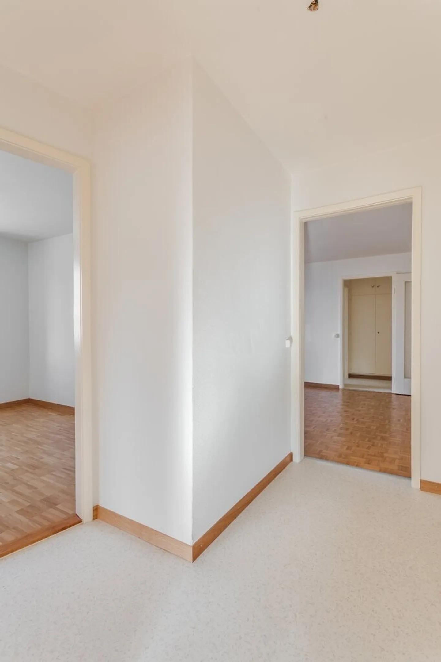 Appartement charmant et calme au bord du lac de Zoug - Photo 7 sur 9